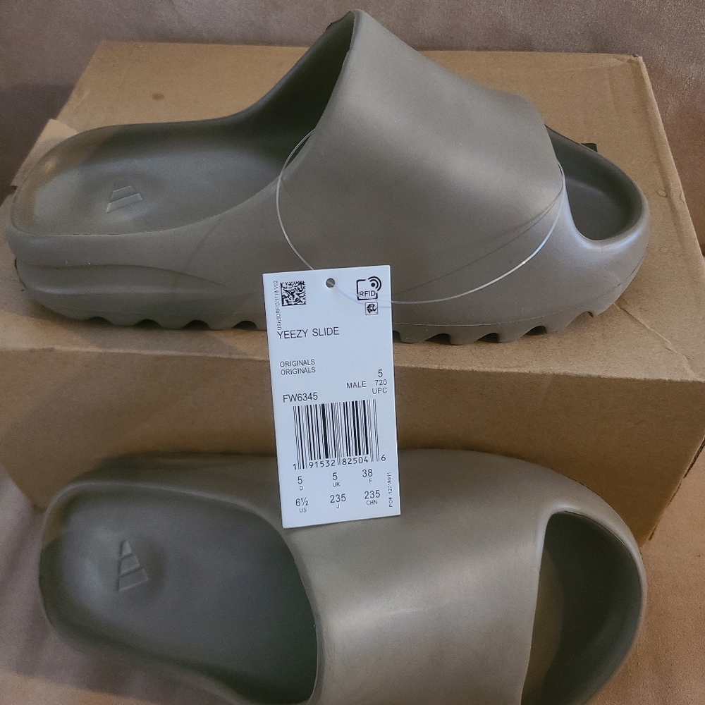 Yeezy slide sandals